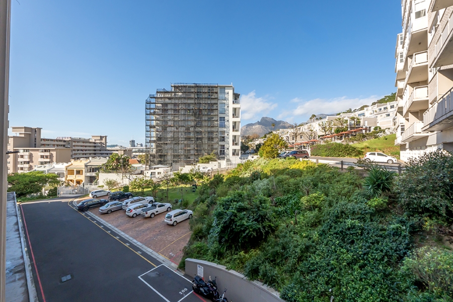 To Let 3 Bedroom Property for Rent in Green Point Western Cape